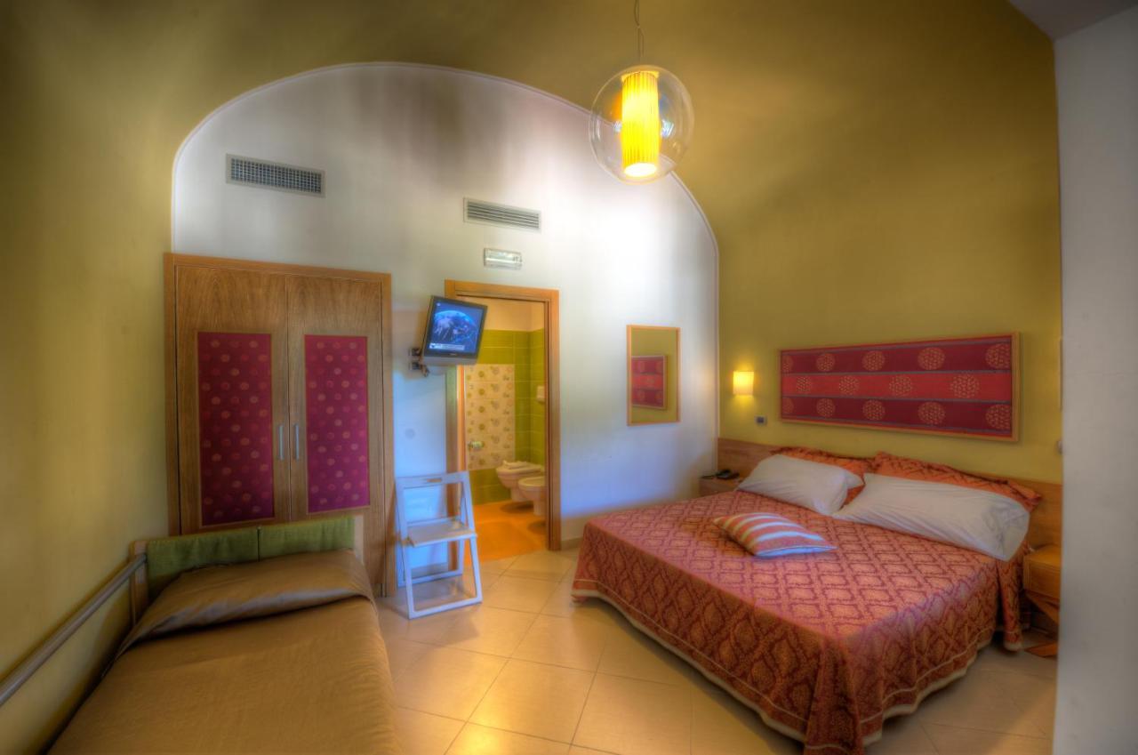 Hotel Zeus Pompei Bagian luar foto